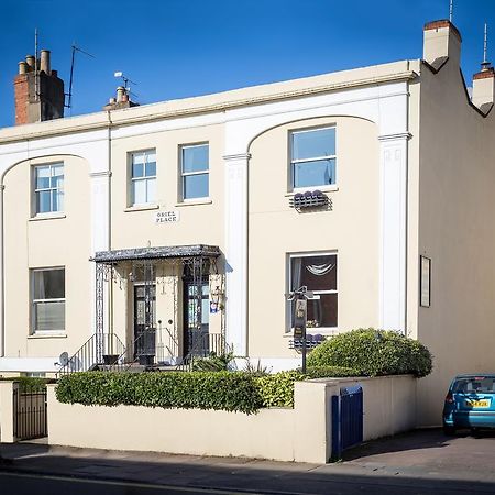 Crossways Guest House Cheltenham Esterno foto