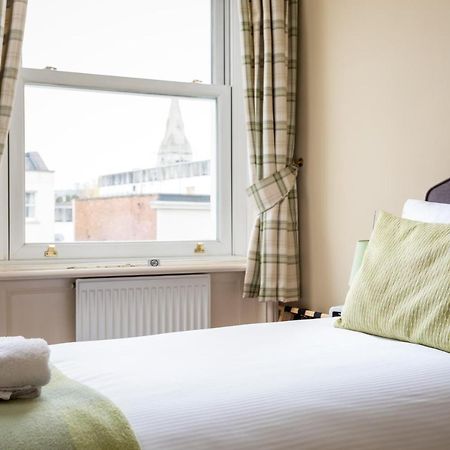 Crossways Guest House Cheltenham Esterno foto
