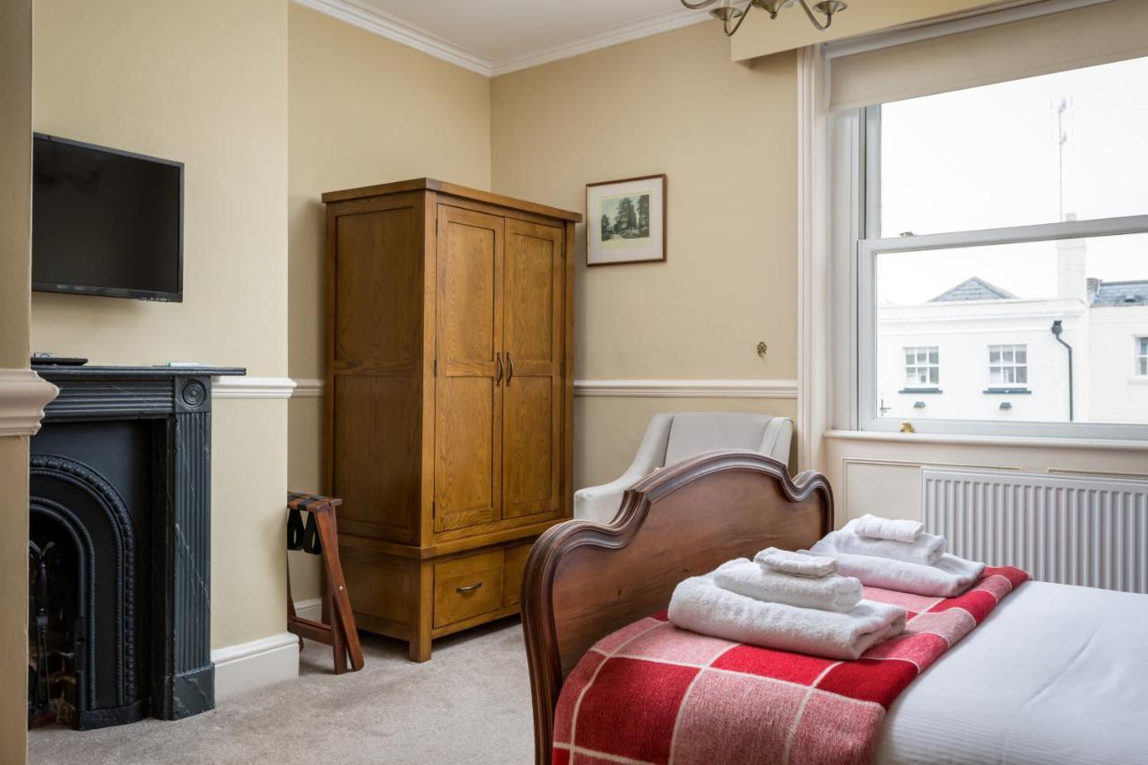 Crossways Guest House Cheltenham Esterno foto